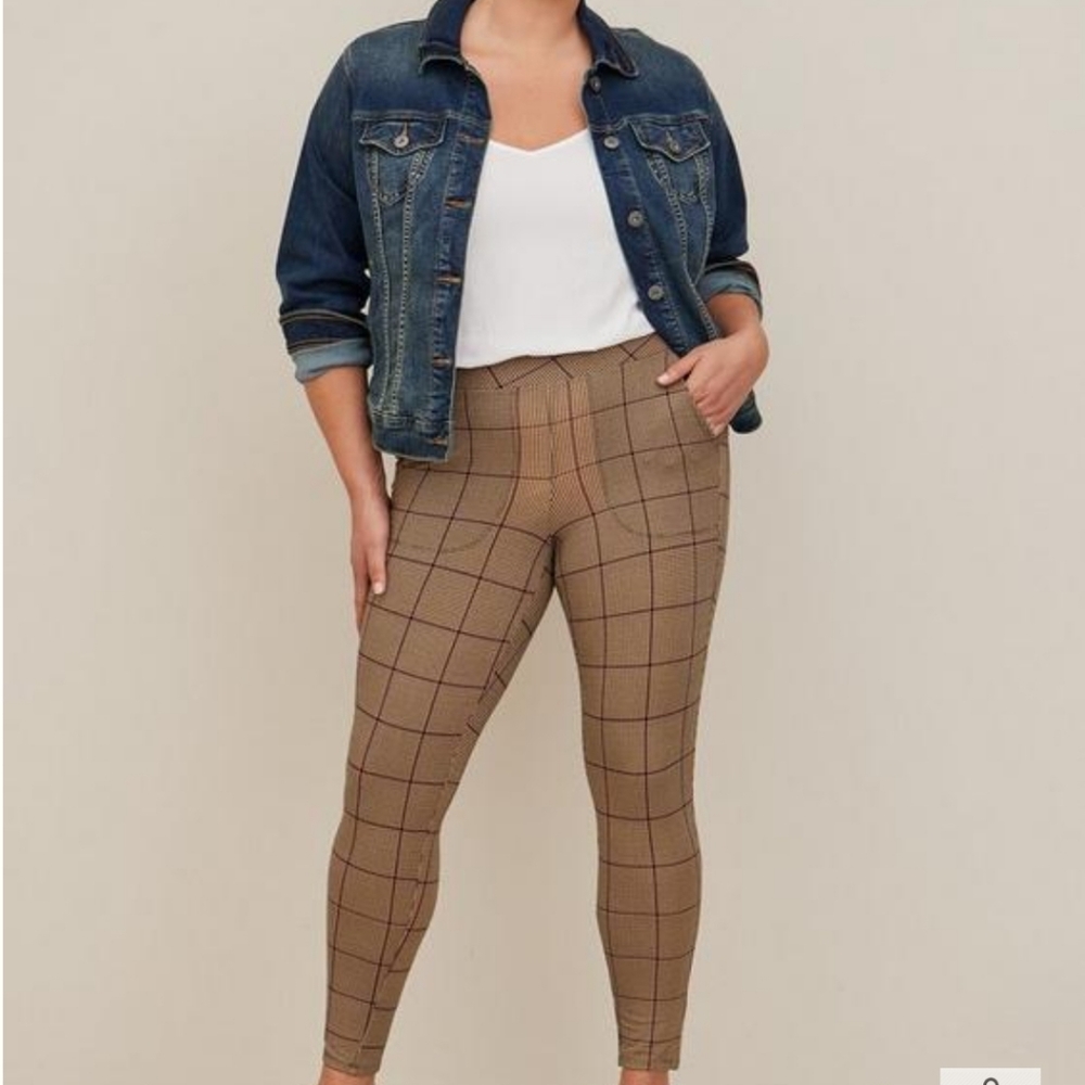 NWT Full Length Signature Waist Pocket Legging, Size 4